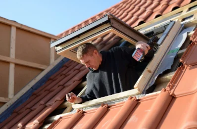 Pose de fenêtres de toit Velux à Mollau